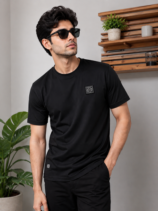 Minimalist Logo Patch Crew Neck T-Shirt | Men & Women